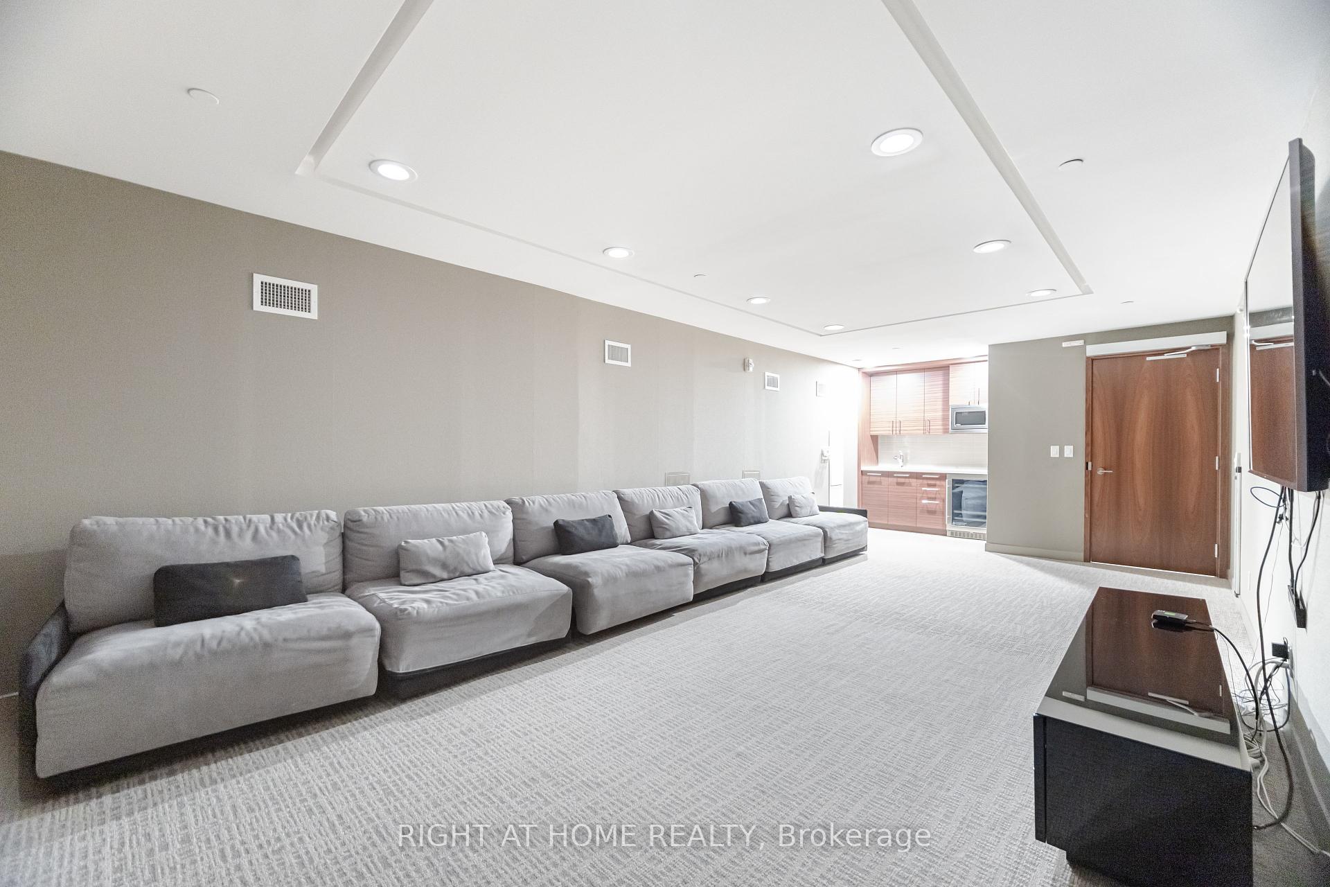 1 Bedroom Condo at 455 Front, Toronto For sale
