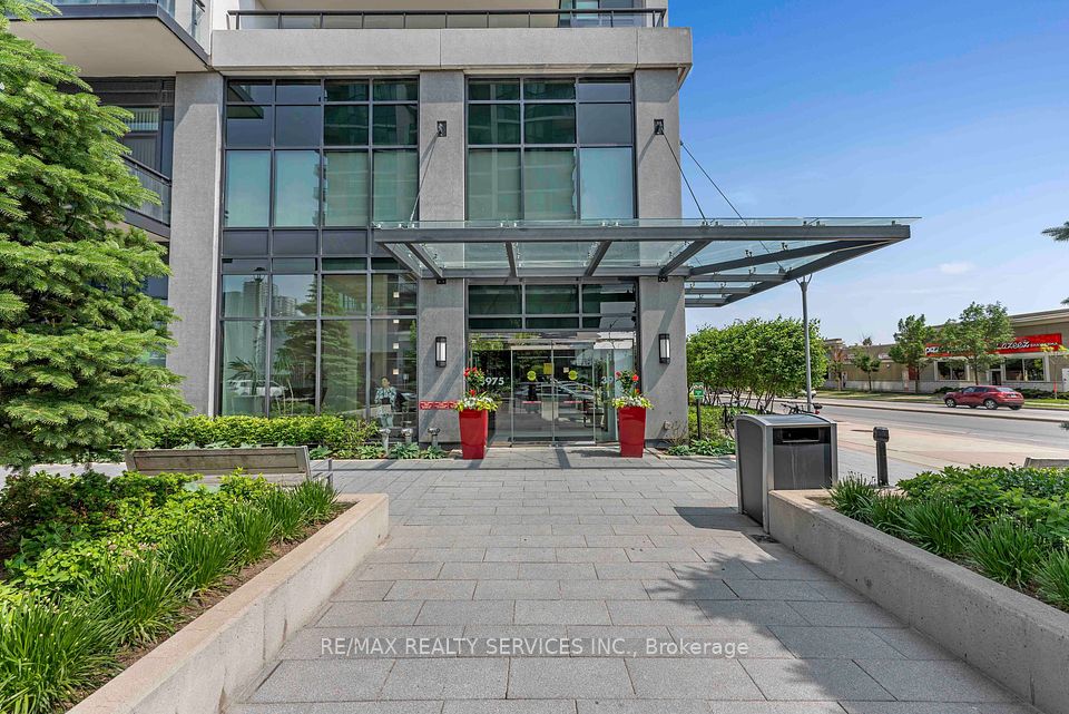 3975 Grand Park
