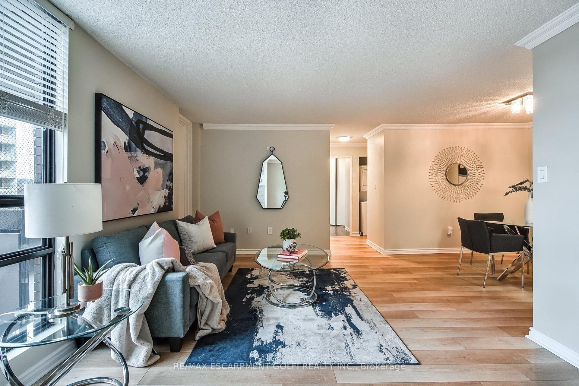 2 Bedrooms Condo at 222 Jackson,  Hamilton For sale