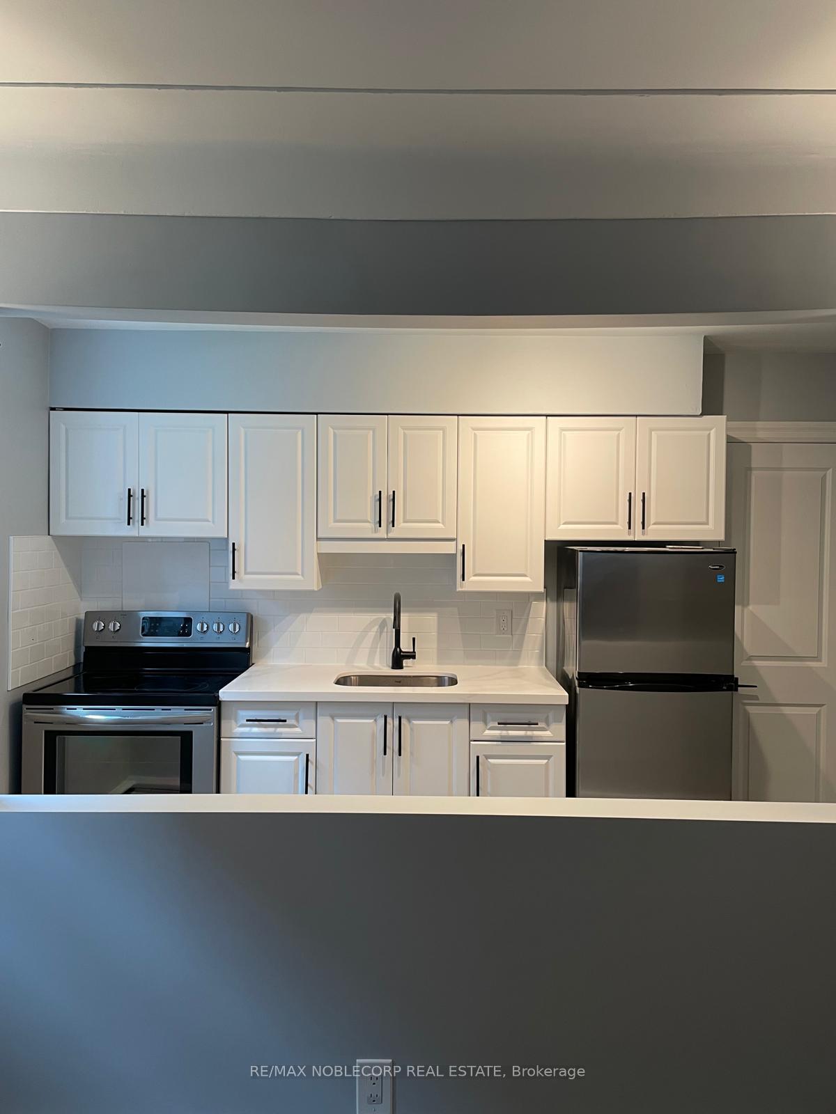 1 Bedroom Condo at 5 Applewood, Hamilton For sale