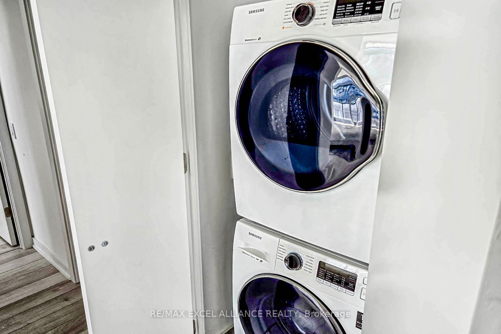 2 Bedrooms Condo at 50 Power,  Toronto For sale