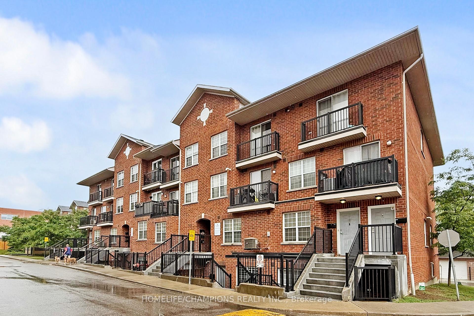 2 Bedrooms Condo at 35 Strangford, Toronto For sale