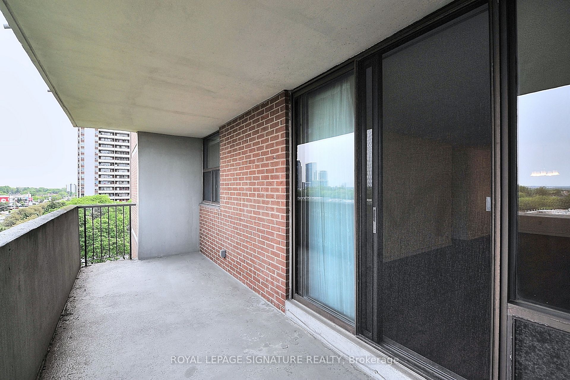 10 Tangreen Court, #702