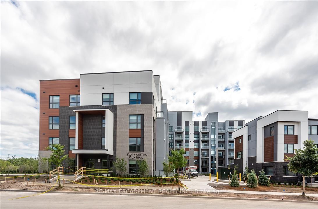 2 Bedrooms Condo at 50 KAITTING, Oakville For sale