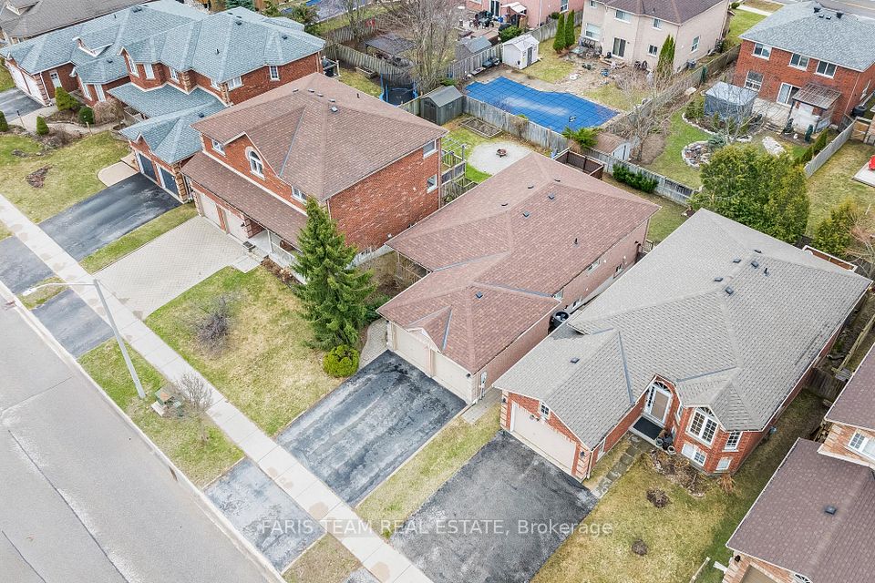 251 Pringle Drive, Barrie, ON L4N 0P4