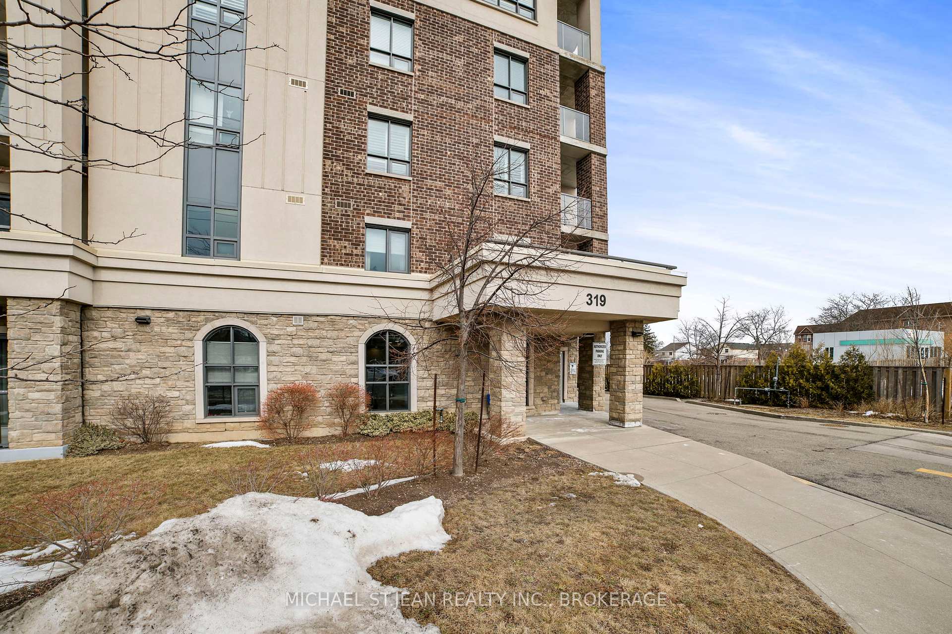 2 Bedrooms Condo at 319 Highway 8,  Hamilton For sale