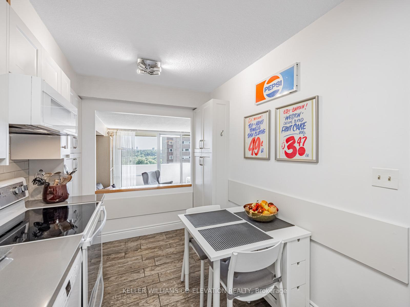 3 Bedrooms Condo at 250 Scarlett, Toronto For sale