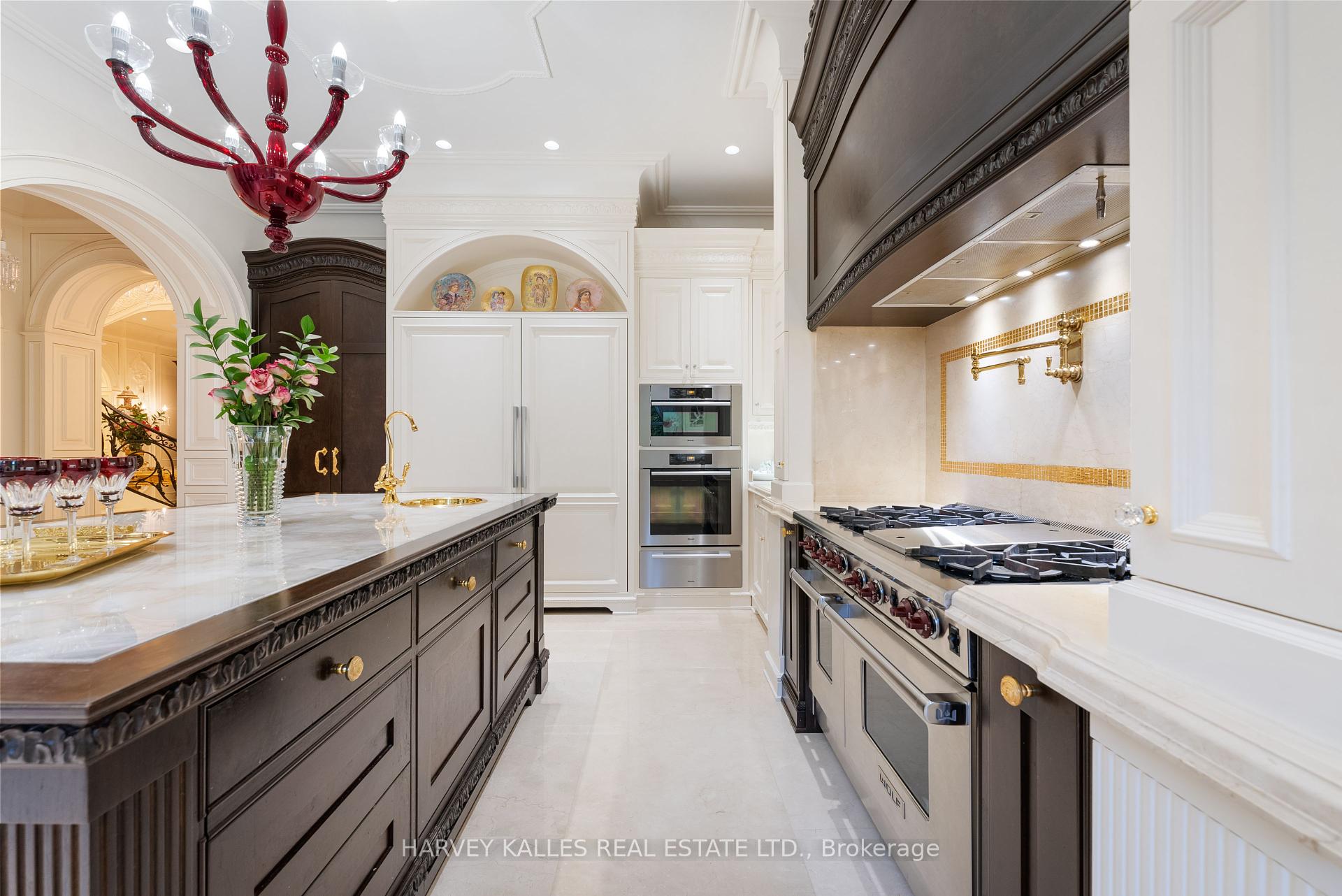 215 Strathallan Wood