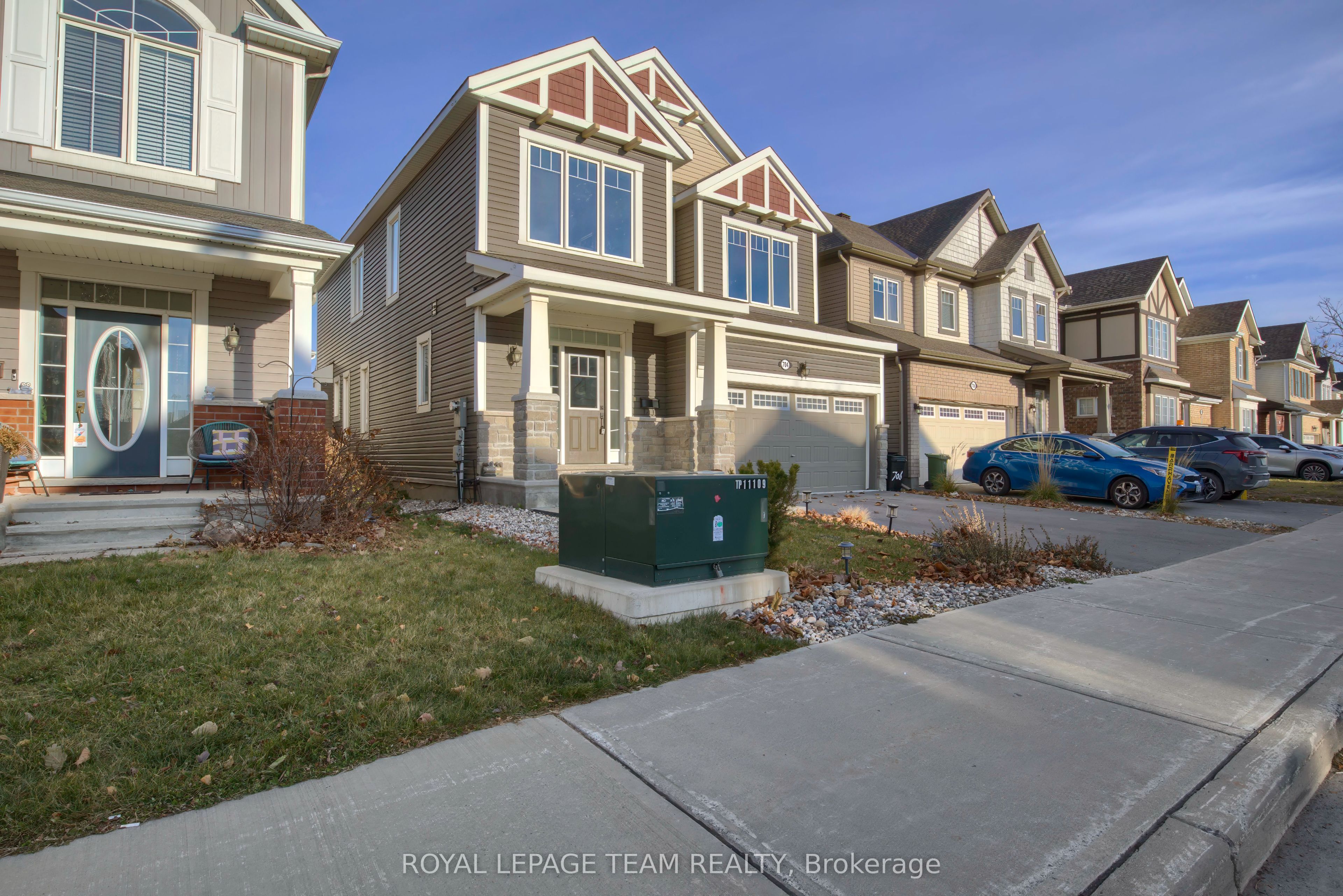 704 Devario Crescent, Barrhaven, ON K2J 6H3