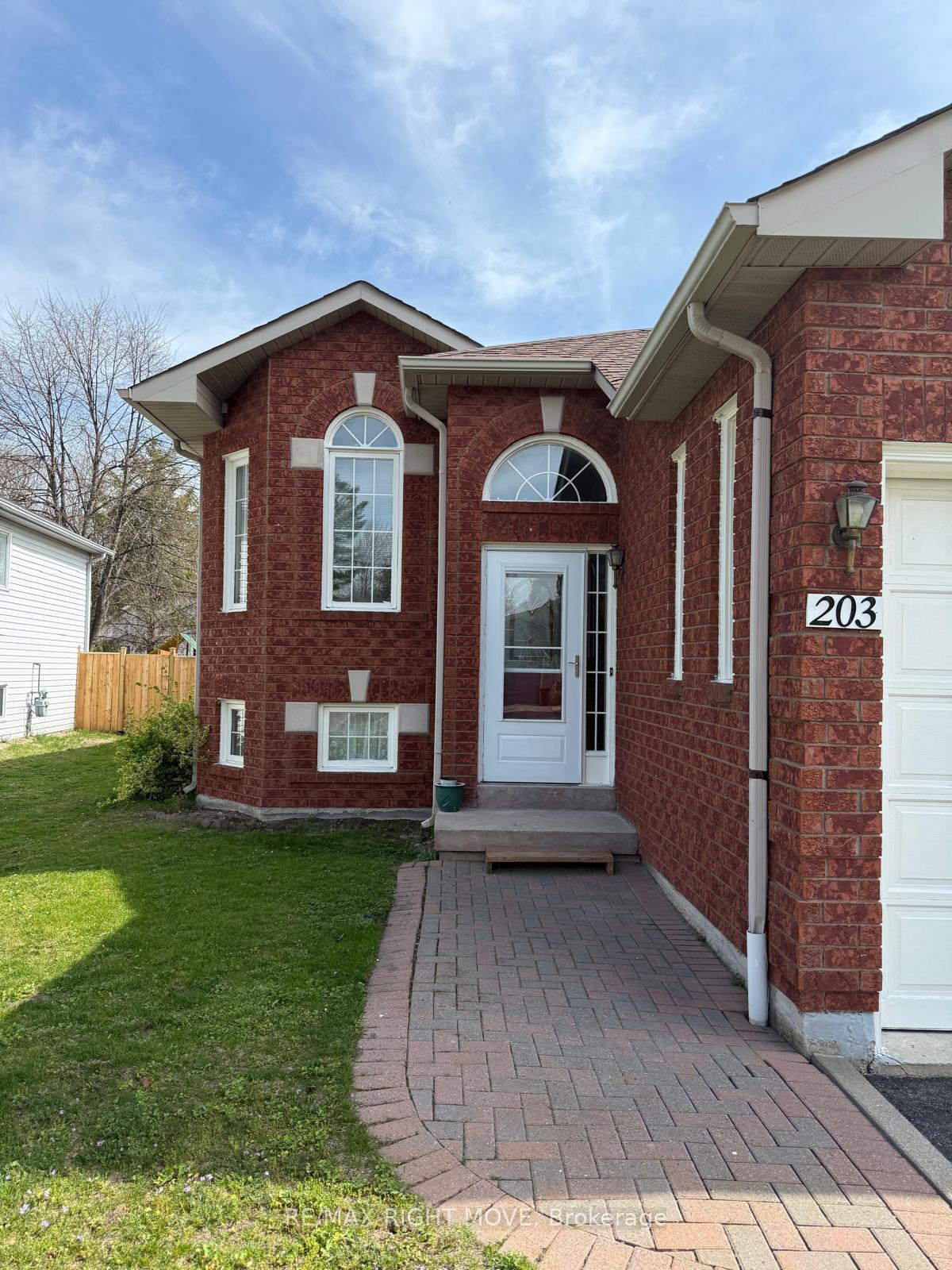 203 Dyer Drive, Wasaga Beach, ON L9Z 1L9