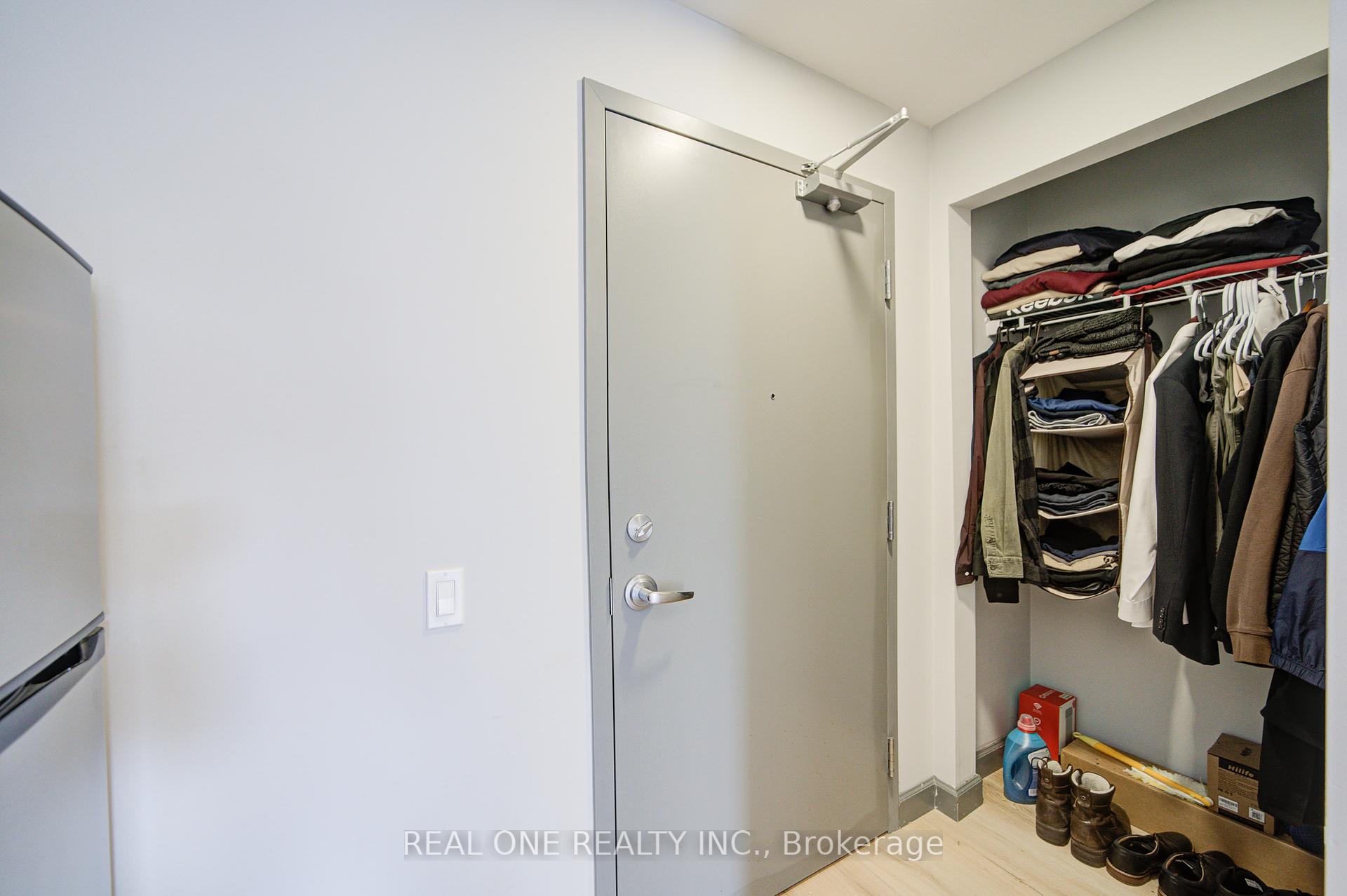 1 Bedroom Condo at 77 Leland, Hamilton For sale