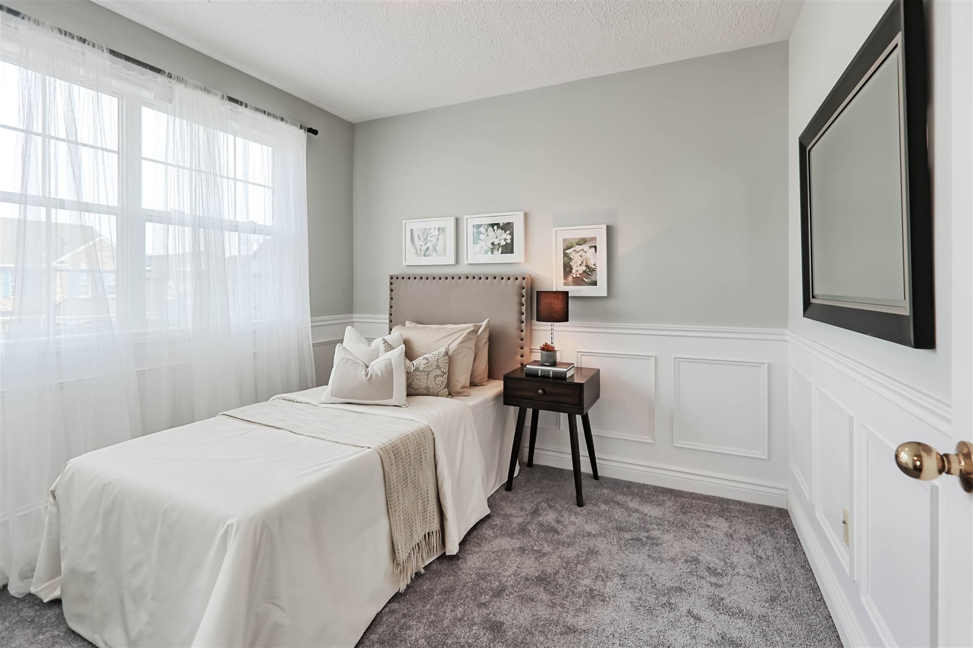 834 Mckay Crescent