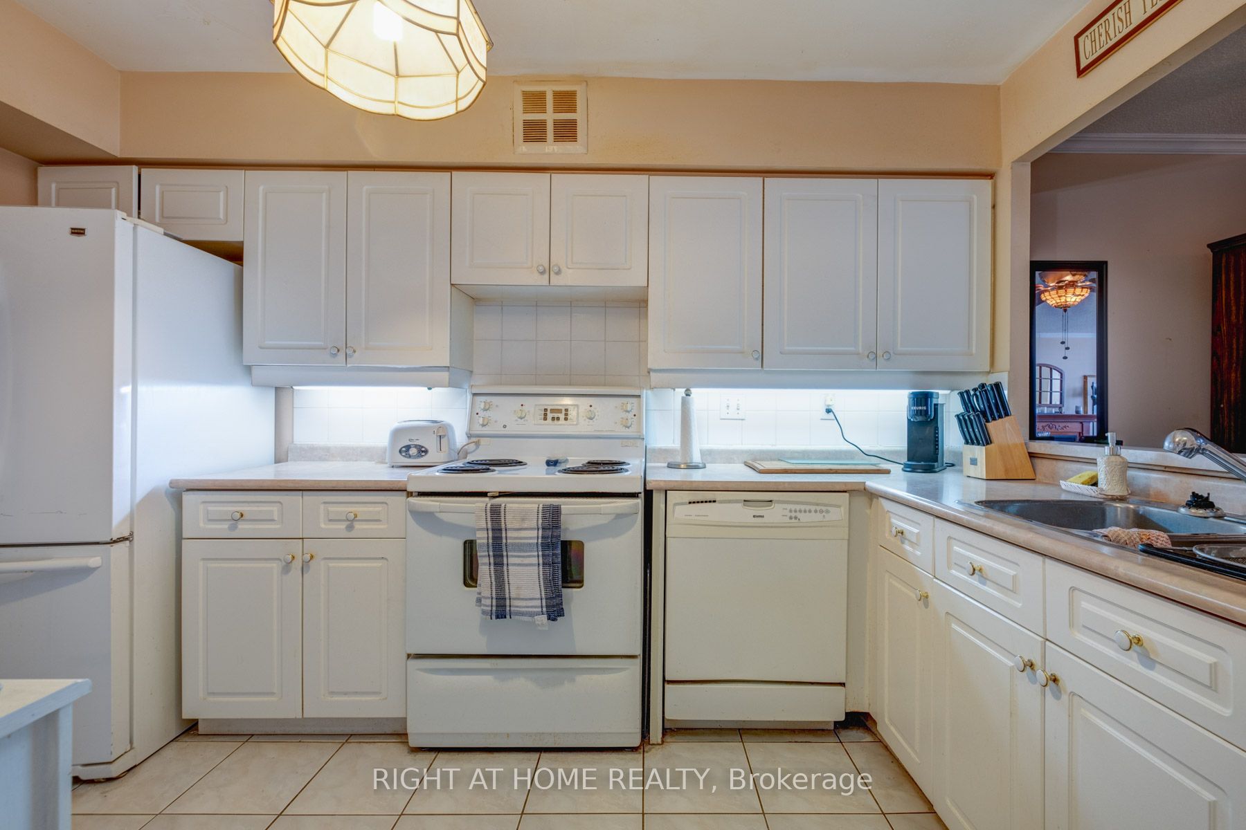 25 Austin Drive, #923