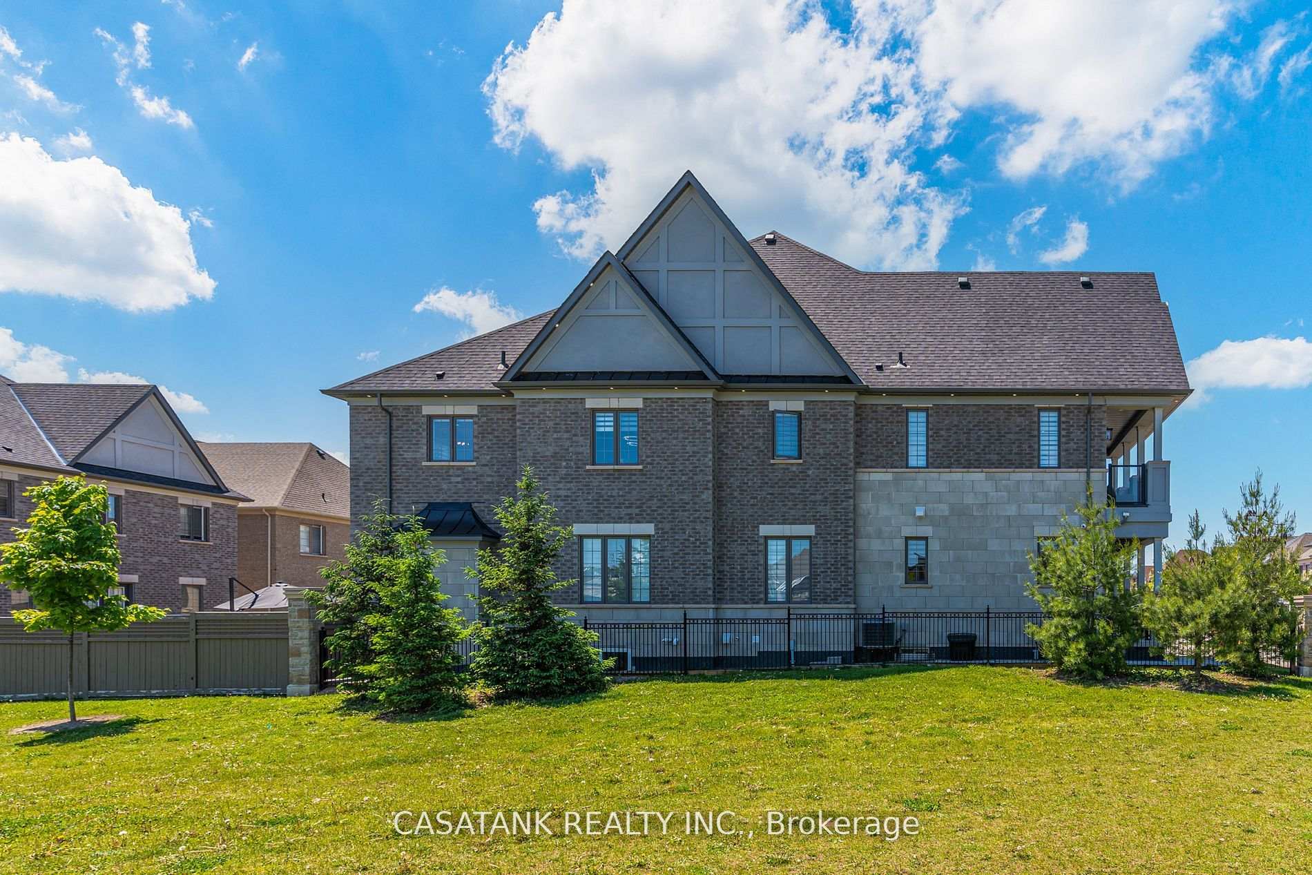 11 Dairymaid Road, Brampton, ON L6X 5P6