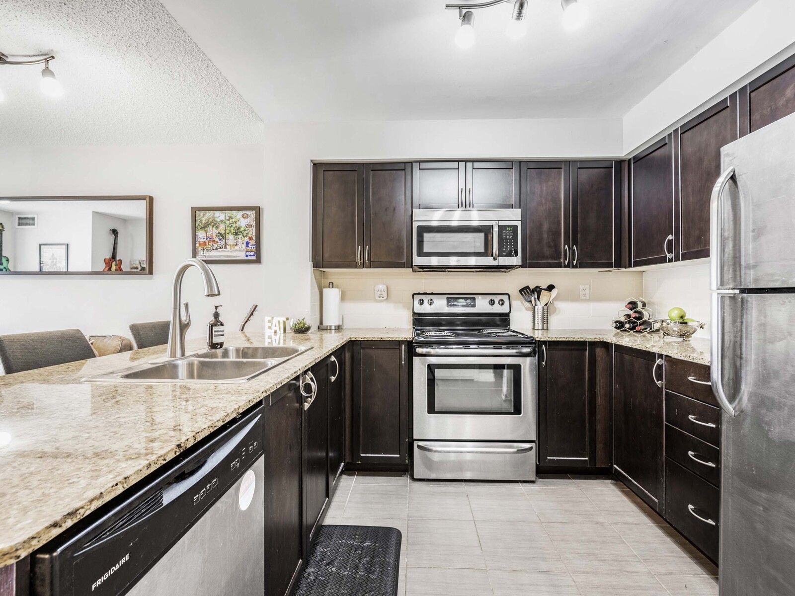 816 Lansdowne Avenue 114