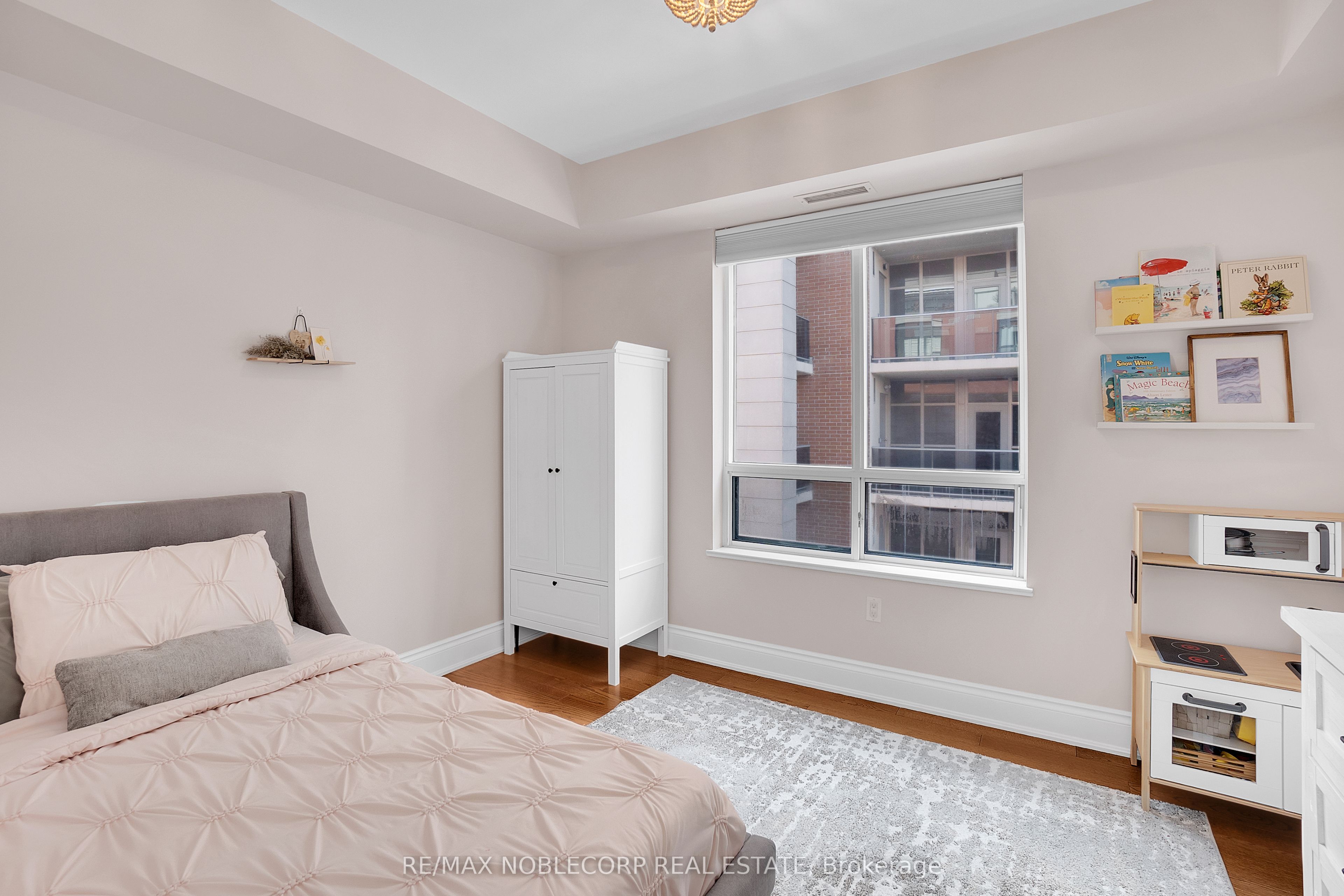 53 Woodbridge Avenue, #419