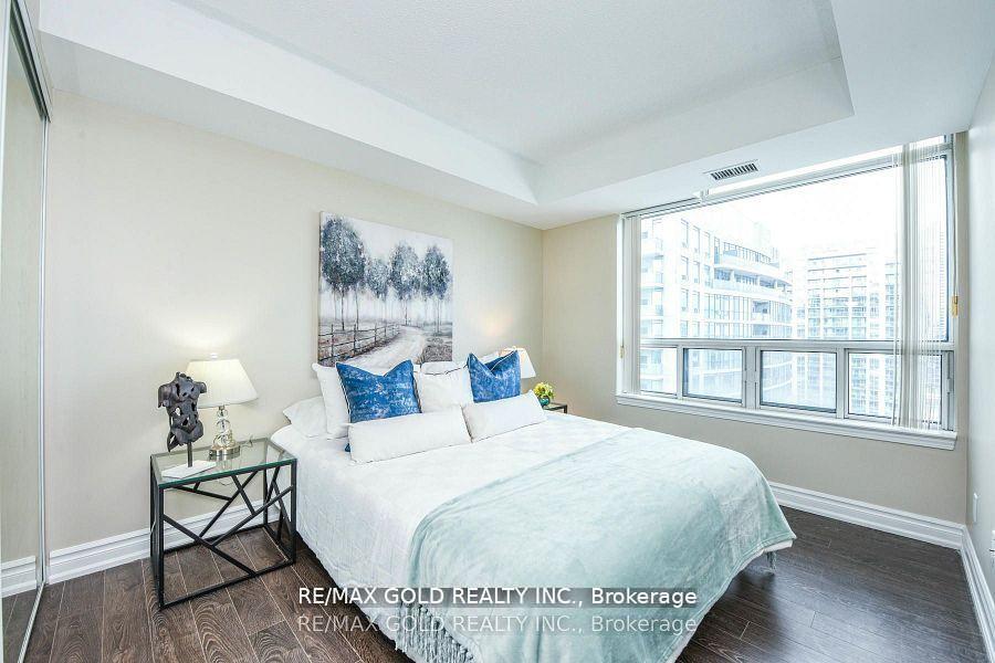 2 Bedrooms Condo at 30 Harrison Garden, Toronto For sale