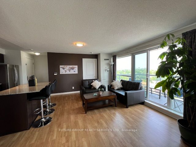 30 Heron's Hill Way