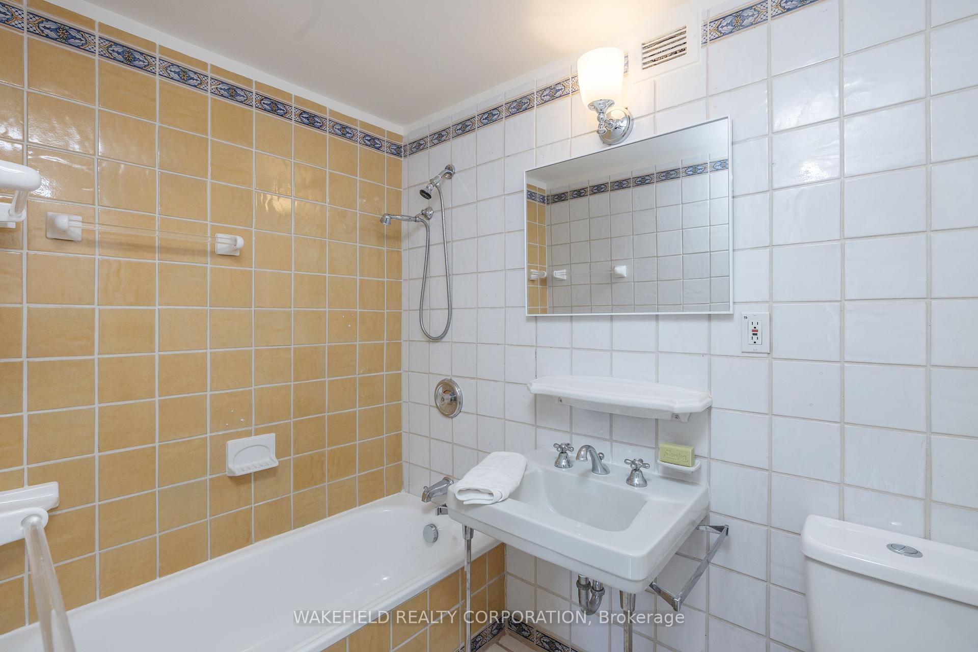 2 Bedrooms Co-op at 21 Dale,  Toronto For sale