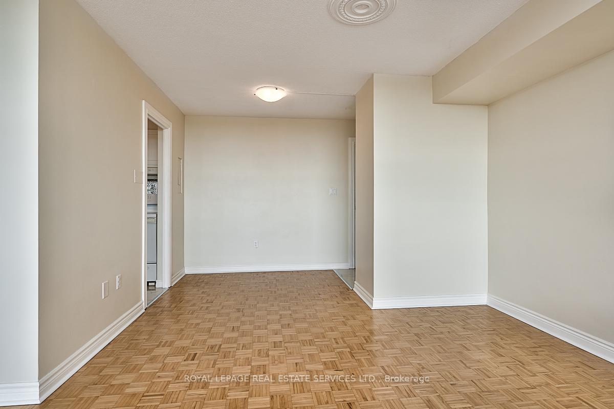 2 Bedrooms Condo at 2263 Marine, Oakville For sale