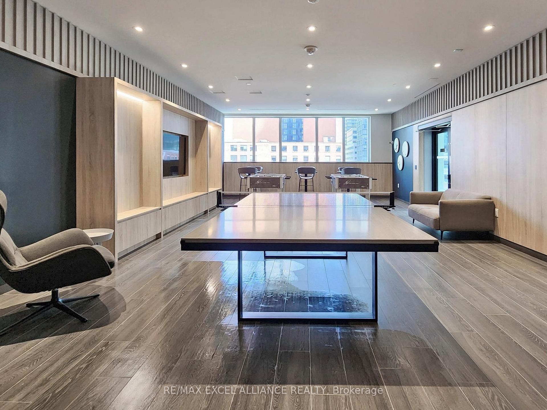 2 Bedrooms Condo at 357 King,  Toronto For sale