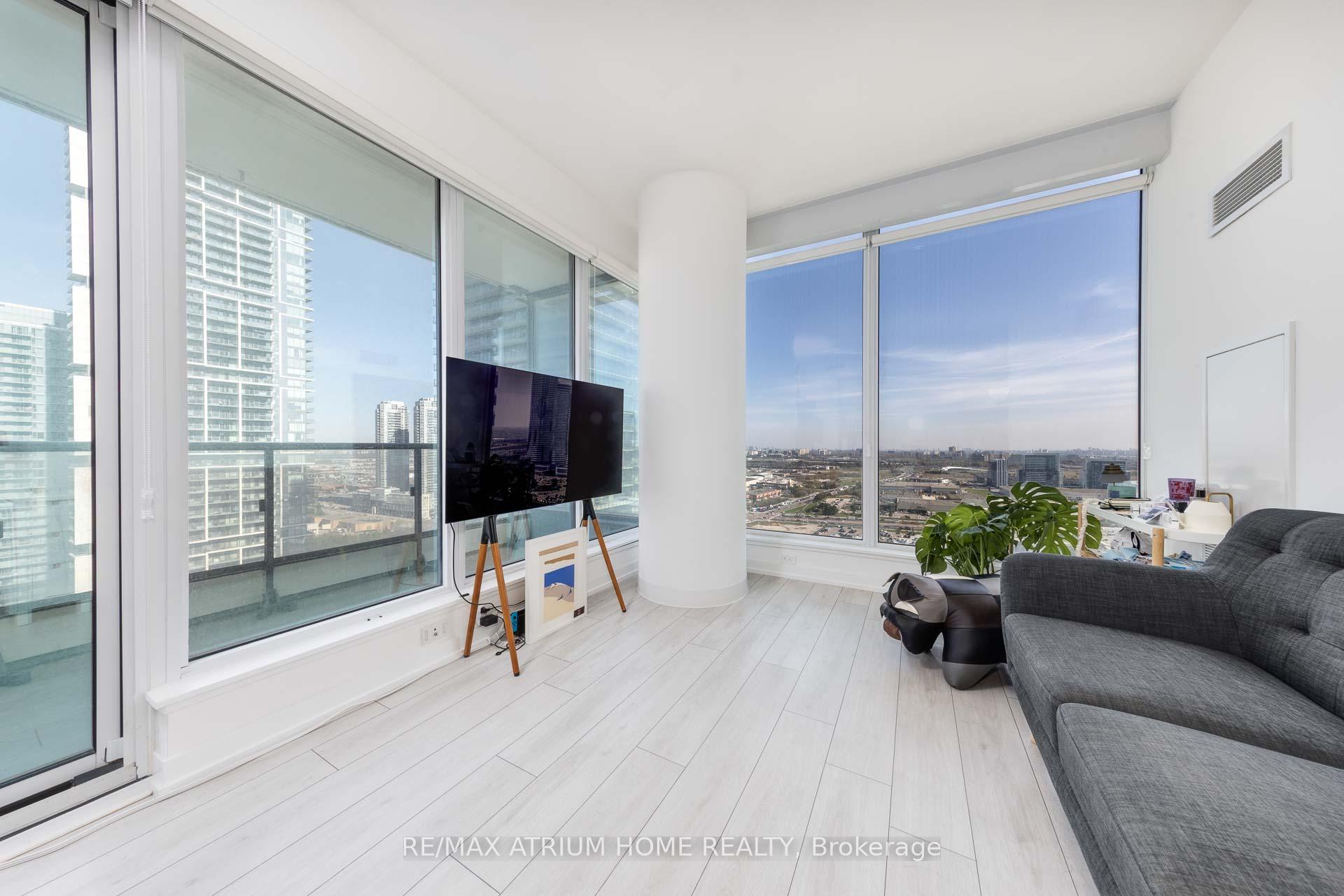 2 Bedrooms Condo at 950 Portage,  Vaughan For sale