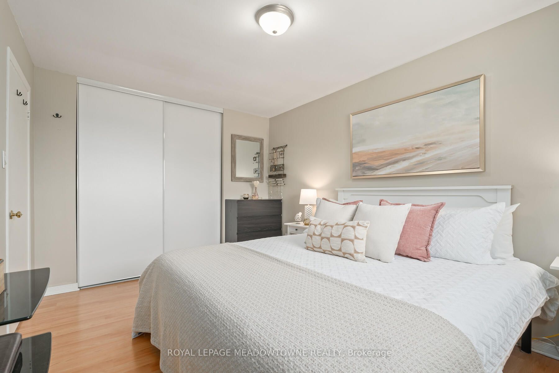 338 Whitehead Crescent