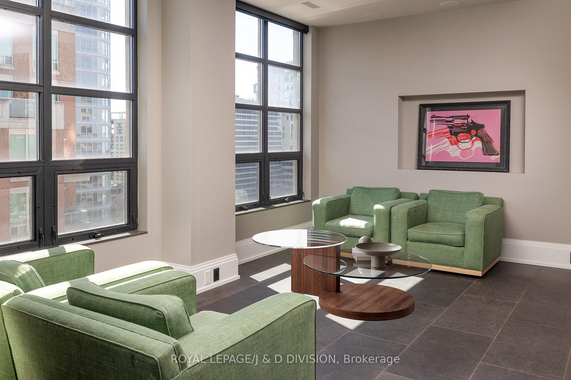 3 Bedrooms Condo at 68 Yorkville,  Toronto For sale