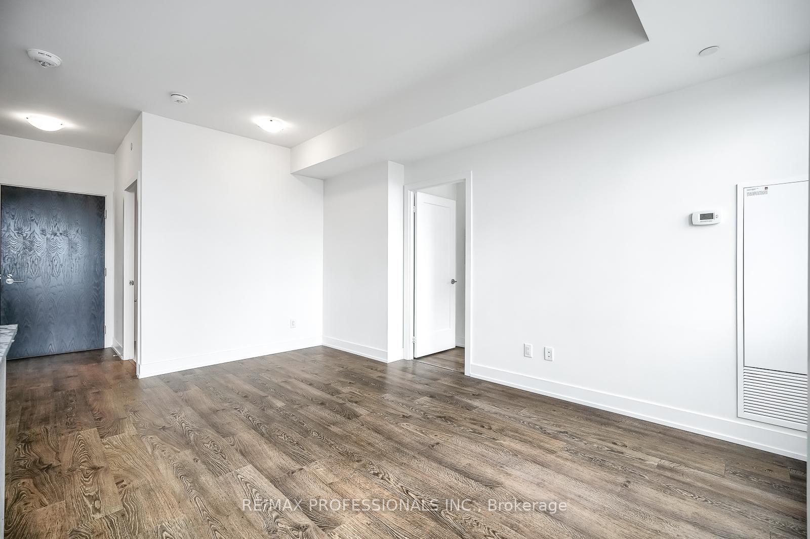 2 Bedrooms Condo at 5 Mabelle, Toronto For sale
