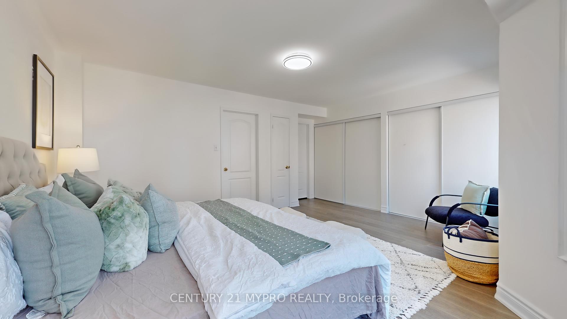 3 Bedrooms Condo at 735 New Westminster,  Vaughan For sale