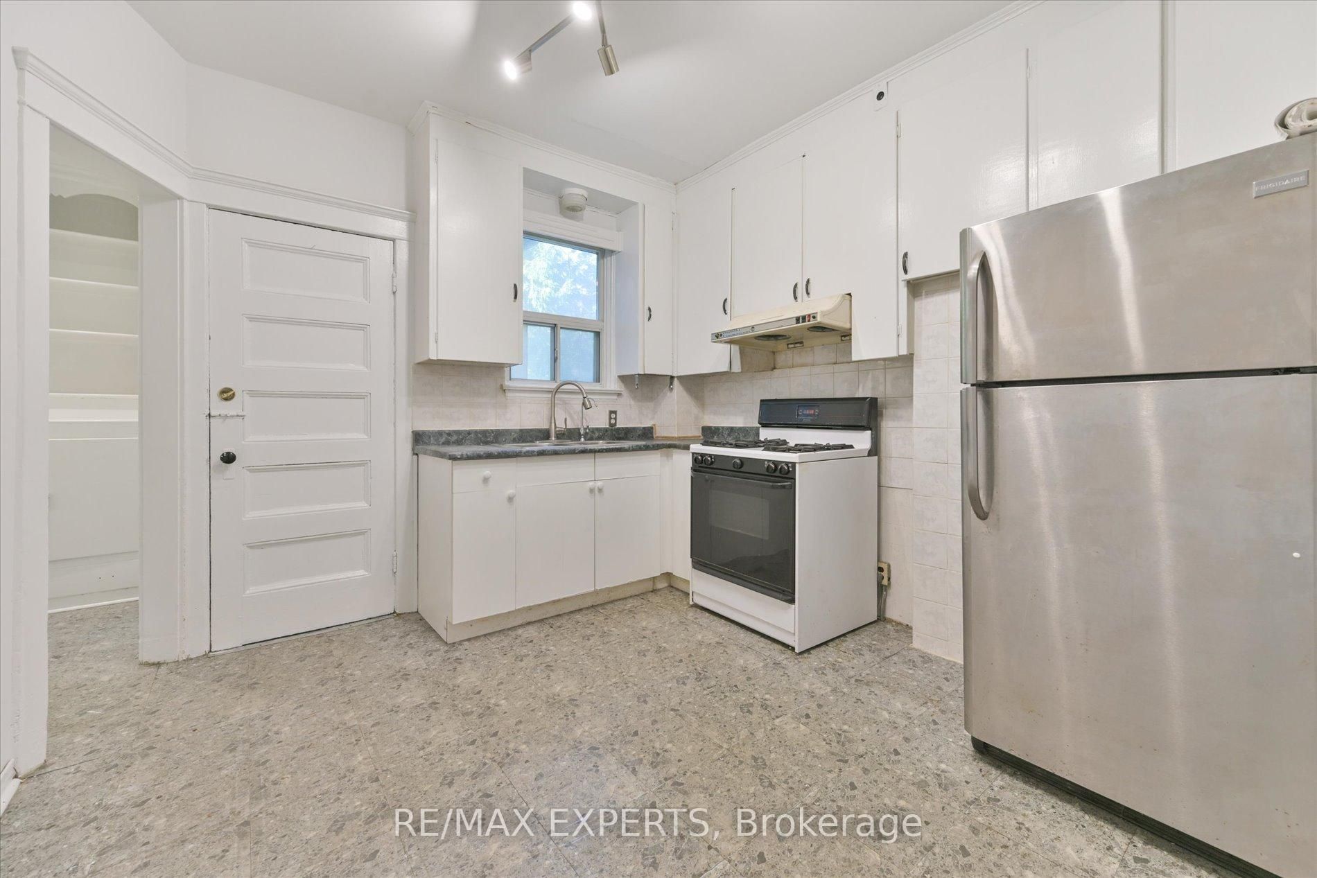 18 Barton Avenue