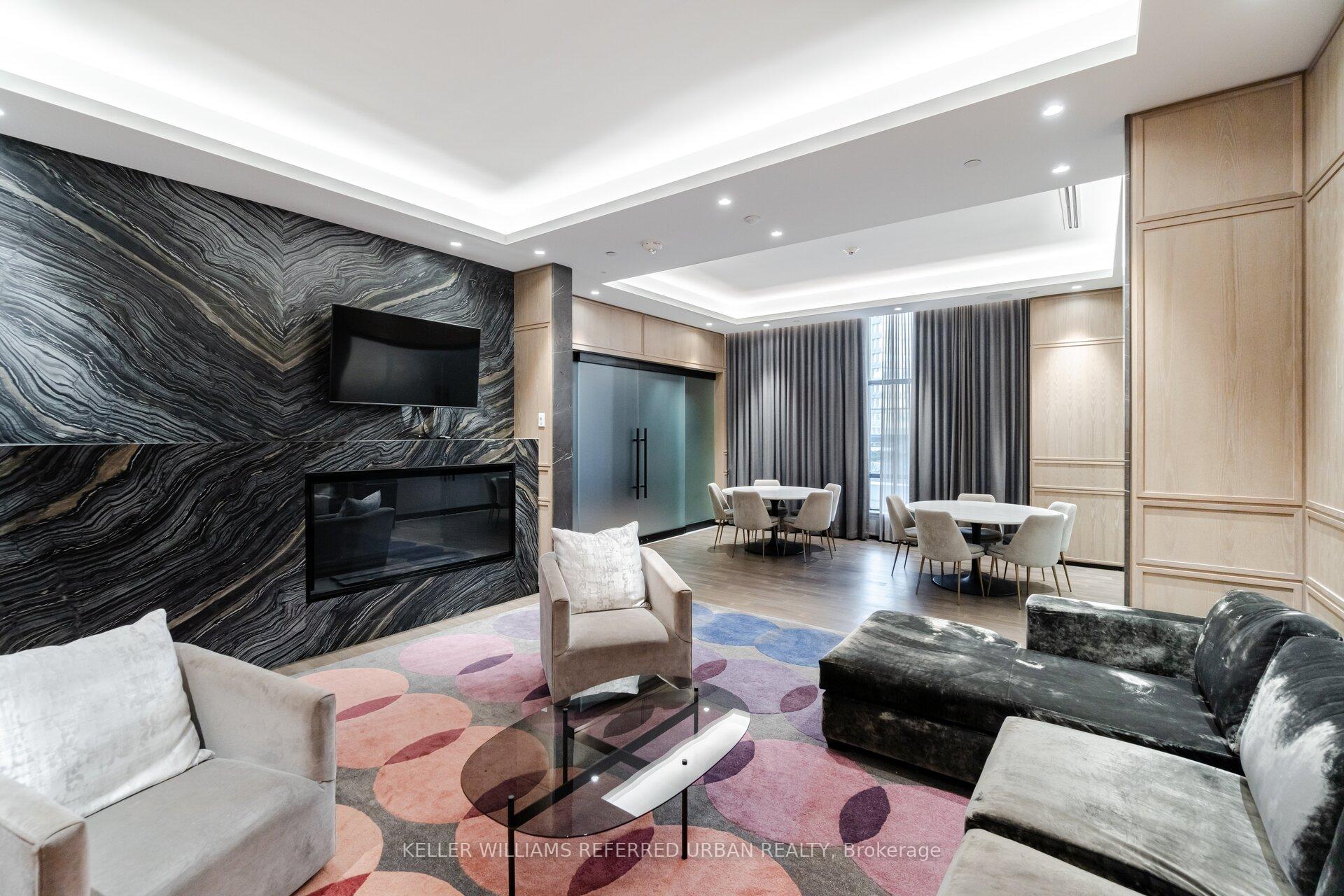 2 Bedrooms Condo at 9 Mabelle, Toronto For sale