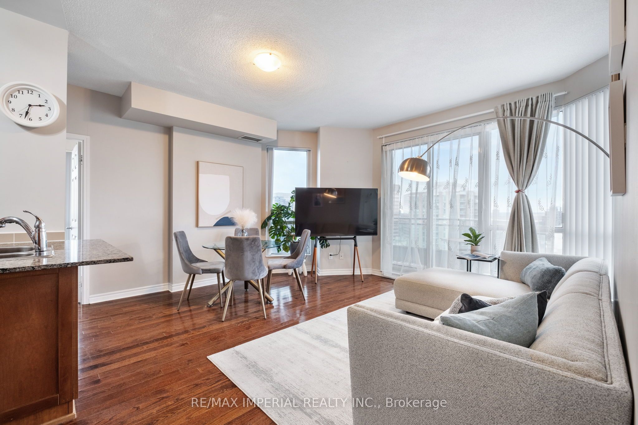 18 Holmes Avenue, #2210