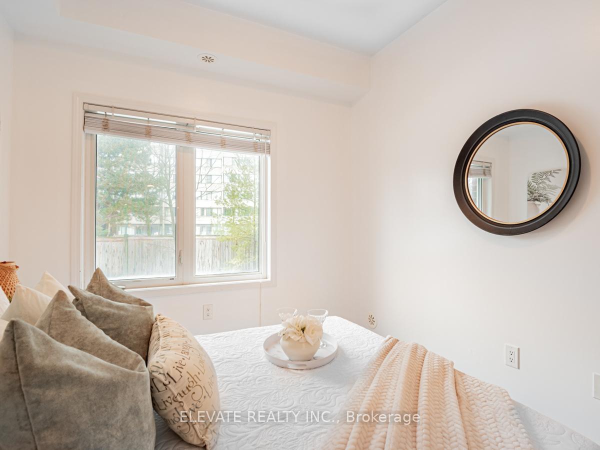 2 Bedrooms Condo at 15 Coneflower, Toronto For sale