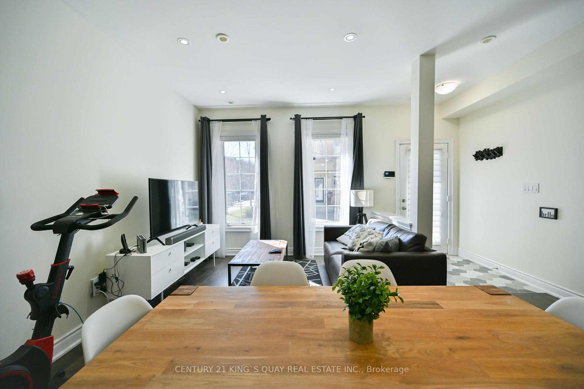 3 Bedrooms Condo at 40 Hargrave,  Toronto For sale