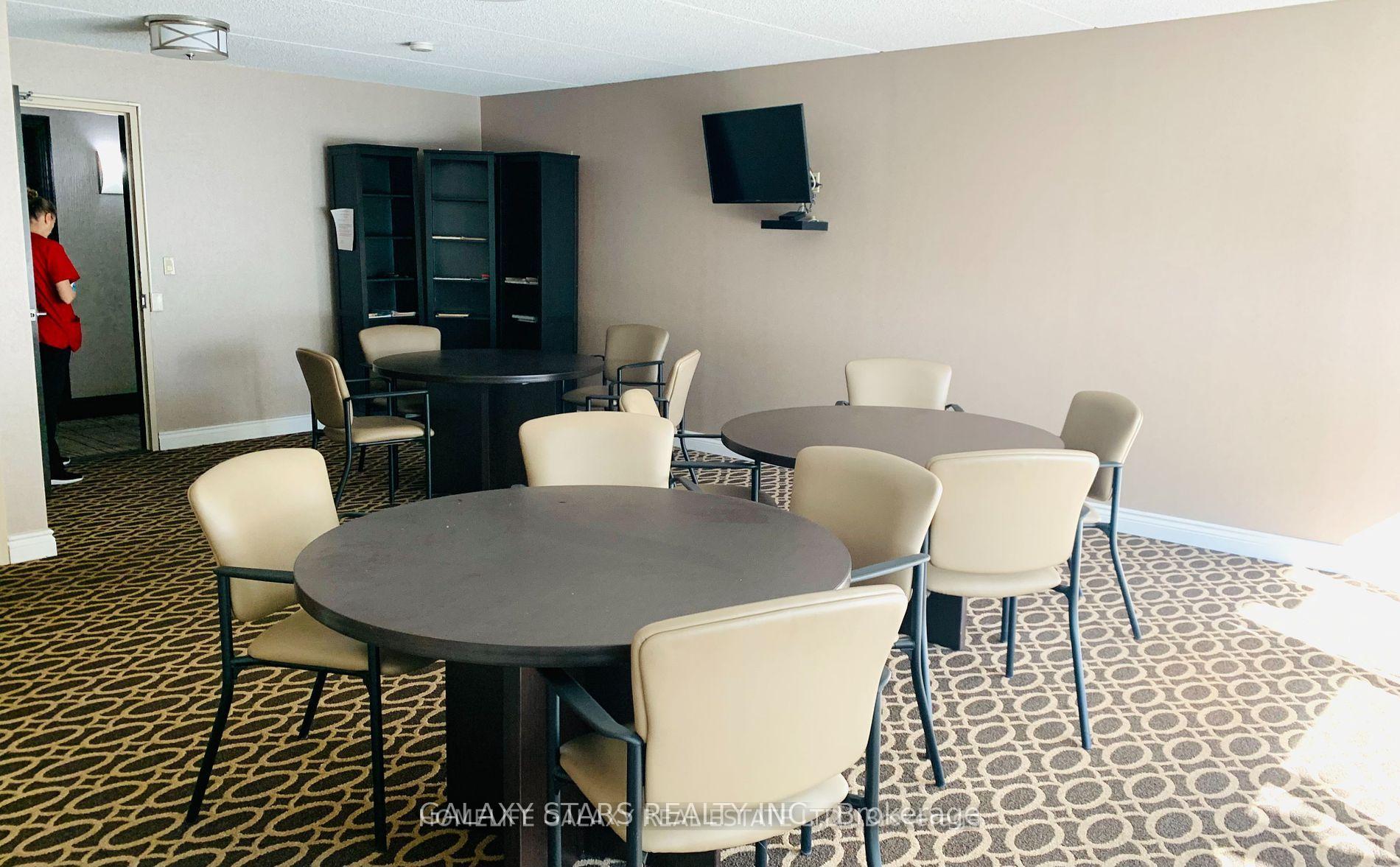 2 Bedrooms Condo at 2 Glamorgan,  Toronto For sale