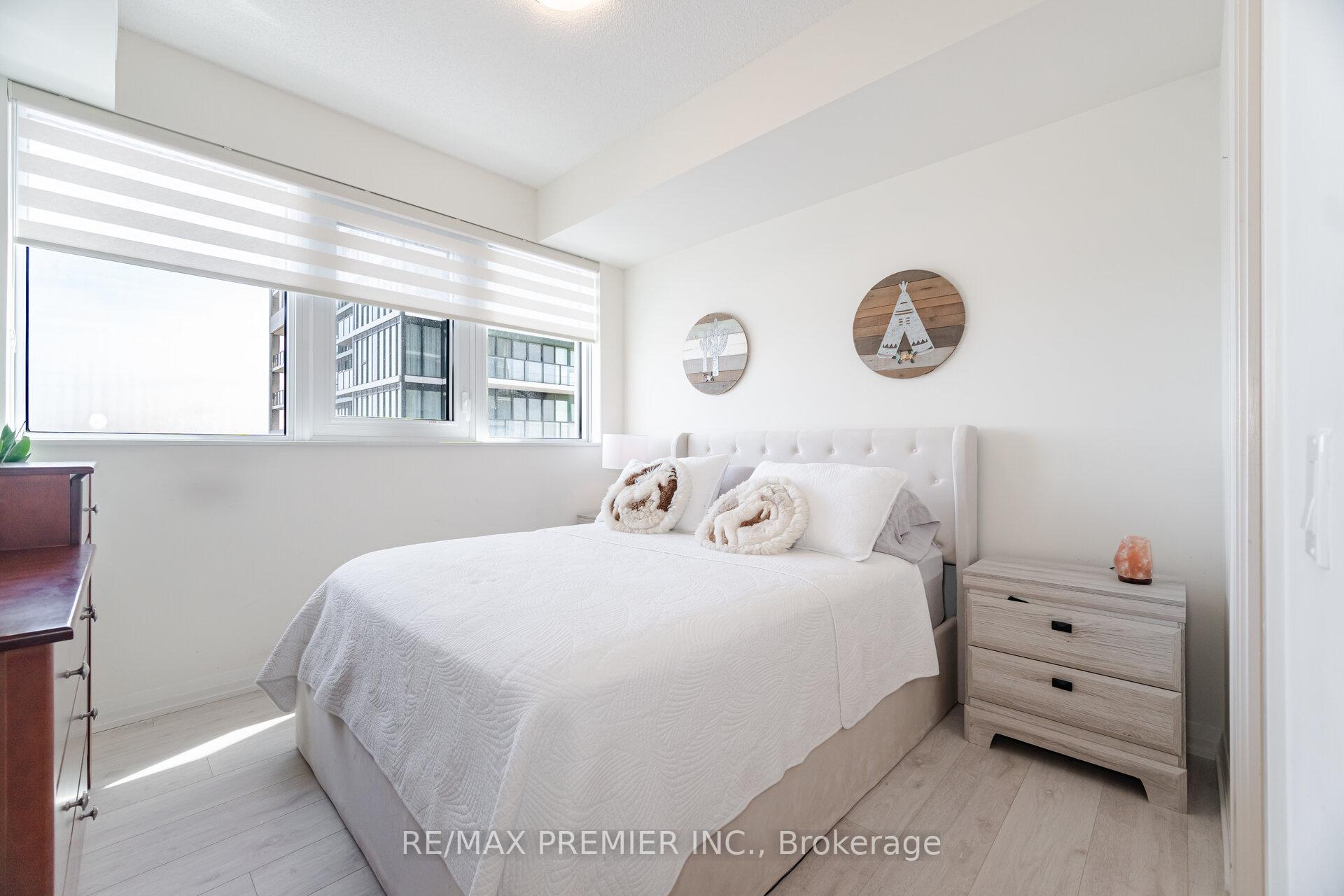 2 Bedrooms Condo at 9000 Jane,  Vaughan For sale