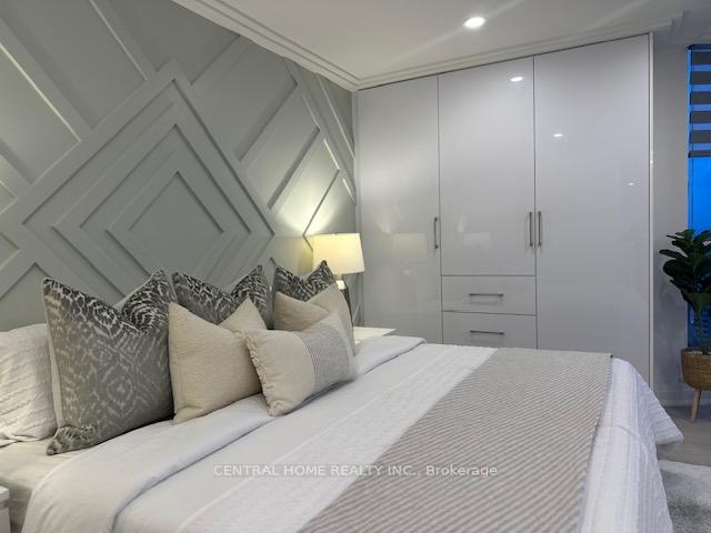 2 Bedrooms Condo at 85 Skymark,  Toronto For sale