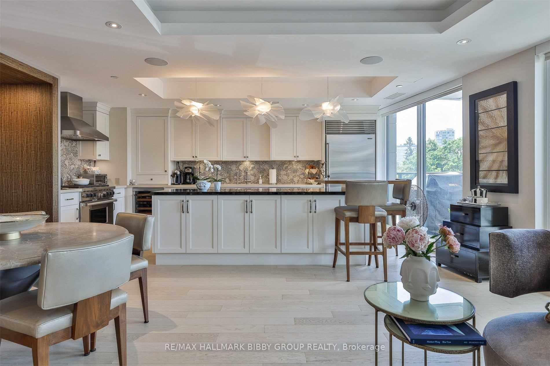 3 Bedrooms Condo at 181 Davenport,  Toronto For sale
