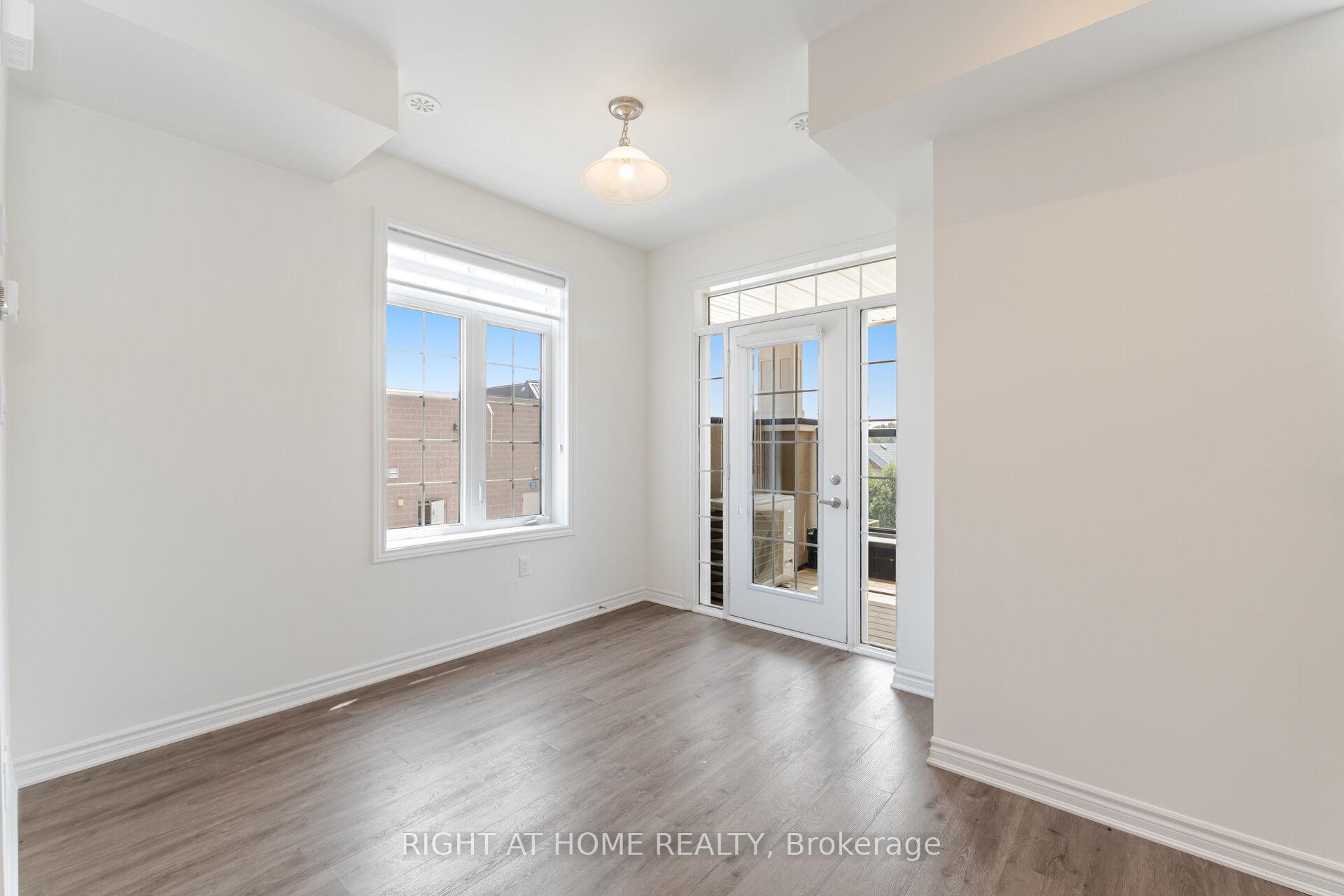 2 Bedrooms Condo at 305 Garner, Hamilton For sale