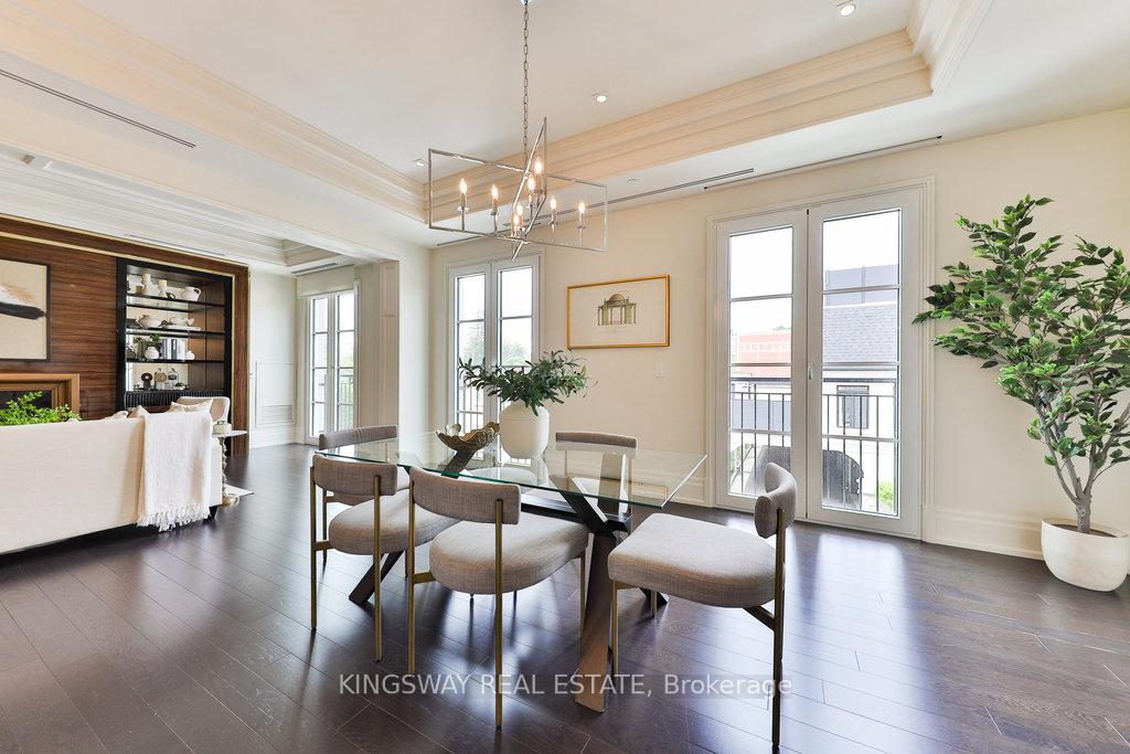2 Bedrooms Condo at 300 Randall, Oakville For sale