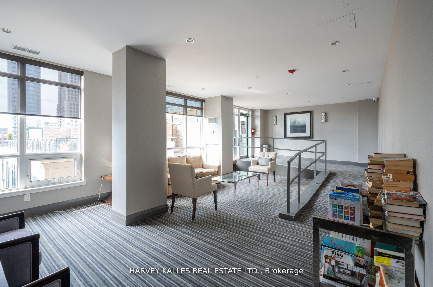 3 Bedrooms Condo at 35 Hayden, Toronto For sale