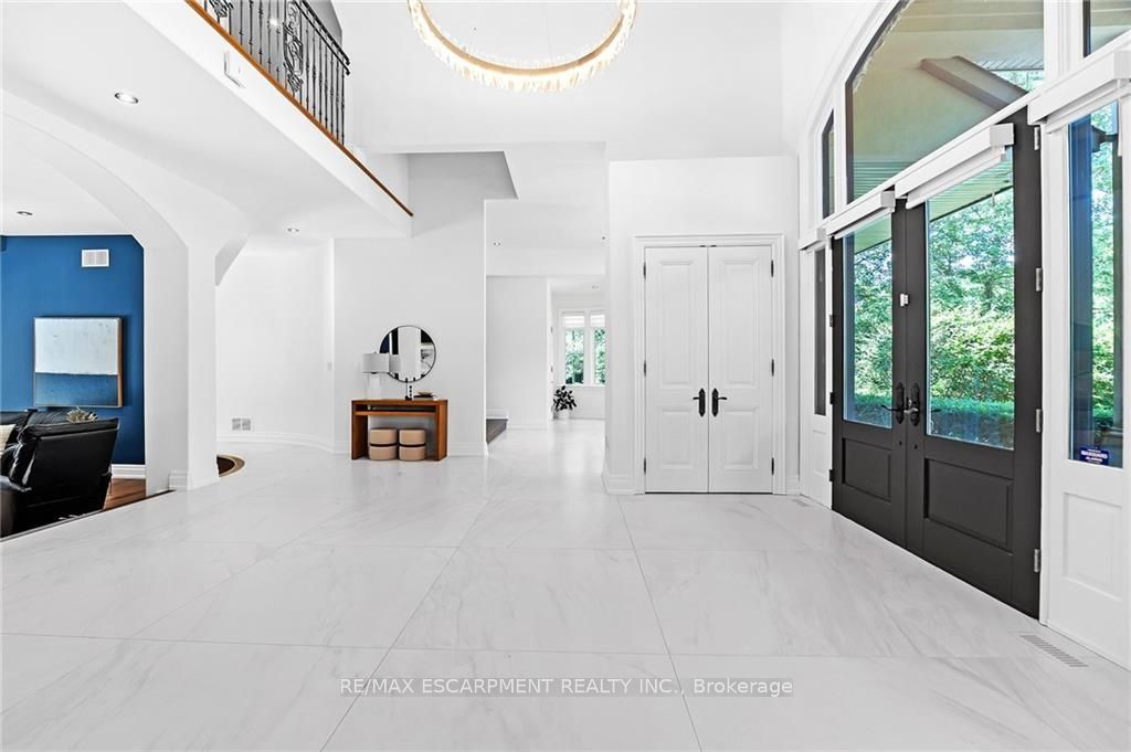 2642 Bluffs Way