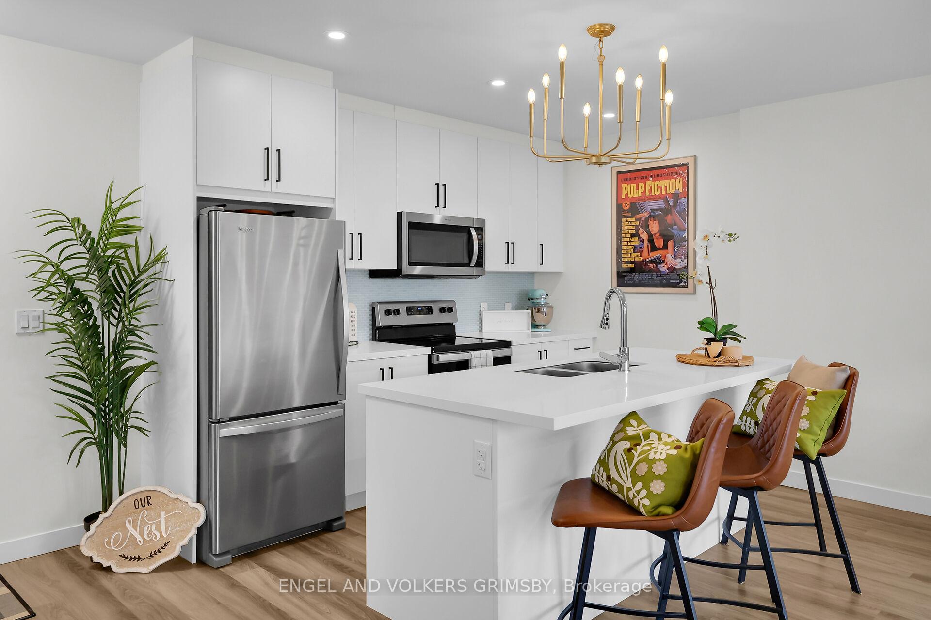 2 Bedrooms Condo at 479 Charlton,  Hamilton For sale