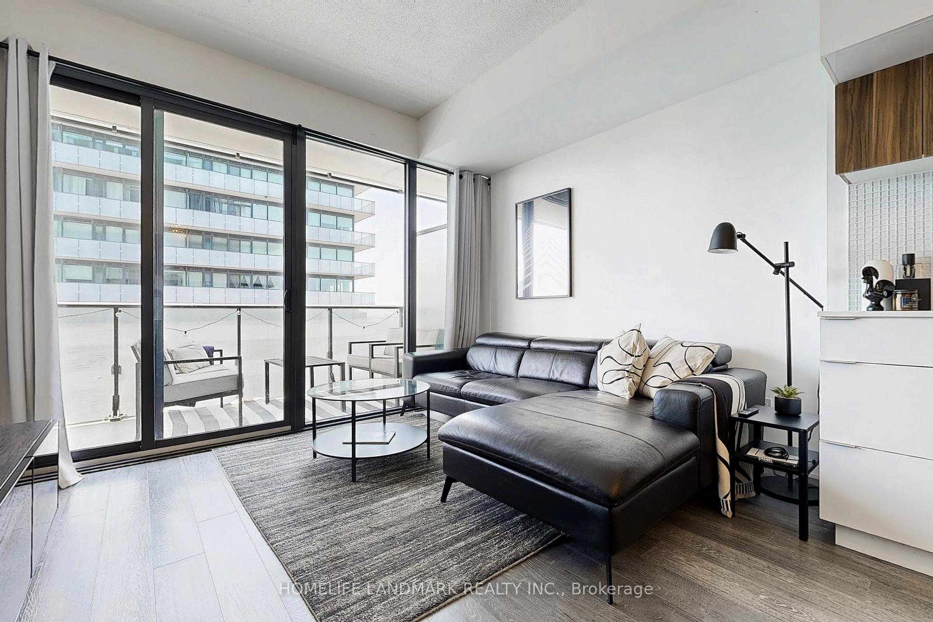 2 Bedrooms Condo at 185 Roehampton, Toronto For sale