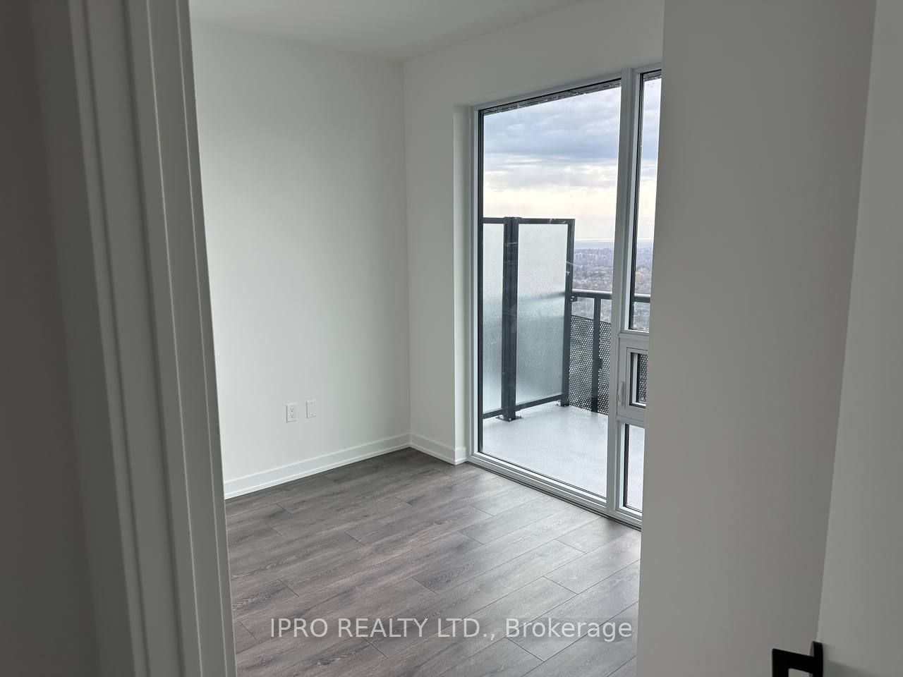 127 Broadway Avenue, #PH01