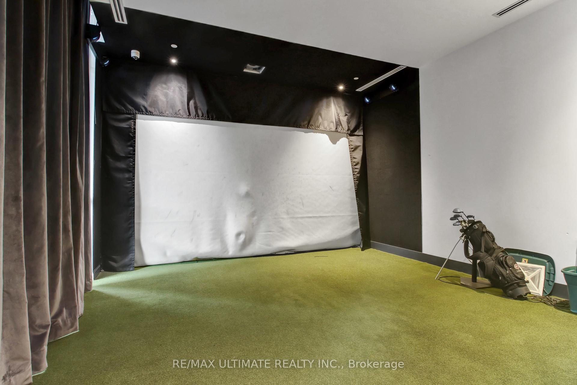 2 Bedrooms Condo at 33 Shore Breeze, Toronto For sale