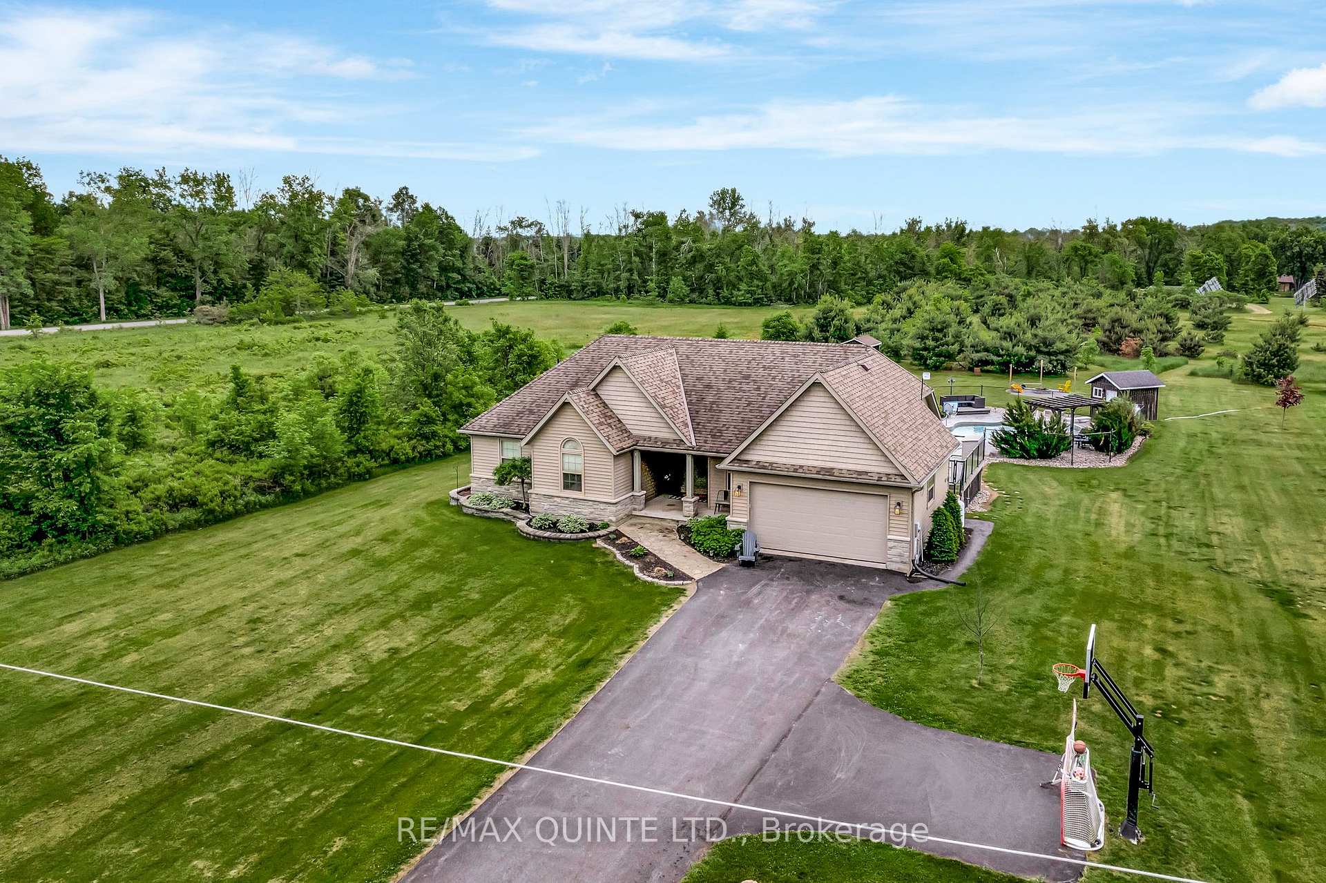 27 Charles Road, Tweed, ON K0K 3J0