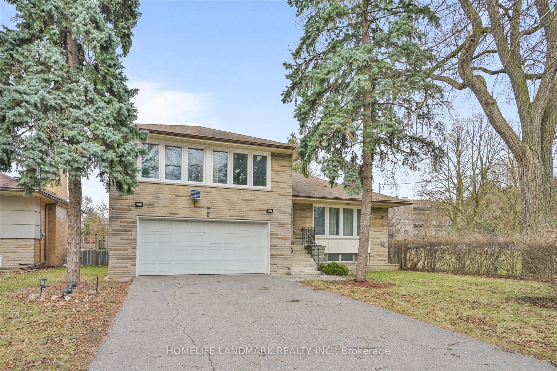 1 Hawksbury Drive, Toronto, ON M2K 1M2