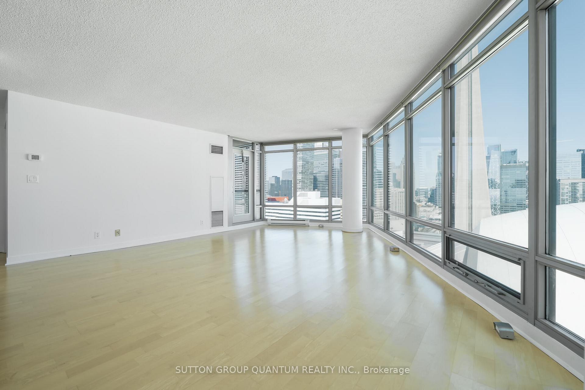 3 Bedrooms Condo at 81 Navy Wharf,  Toronto For sale